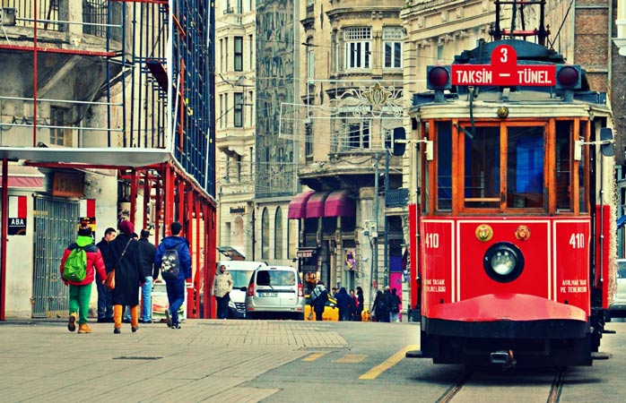 Istanbul matkakohteena? Tutustu Taksimin katuihin!