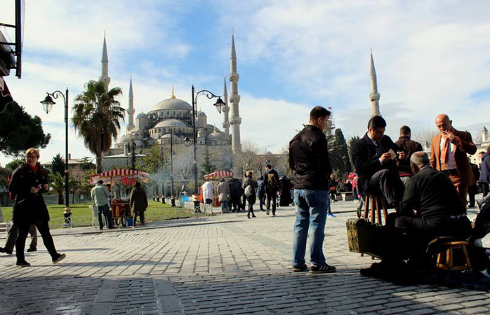 Sininen moskeija on Istanbulin nähtävyyksistä ehkä tunnetuin