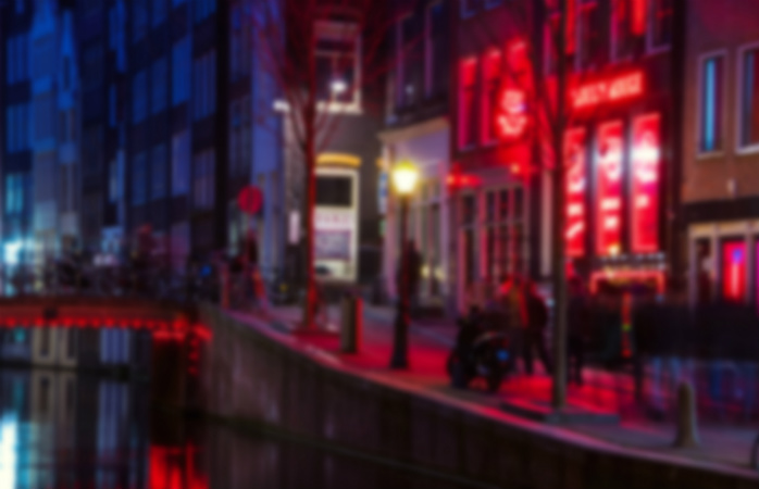 Punaisten lyhtyjen alue on ehkä kuuluisin Amsterdamin nähtävyyksistä