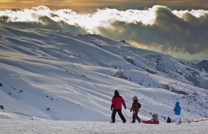 Sierra Nevada on oiva pääsiäislomakohde laskettelun ystäville, vain kahden tunnin ajomatkan päässä Espanjan aurinkorannikolta