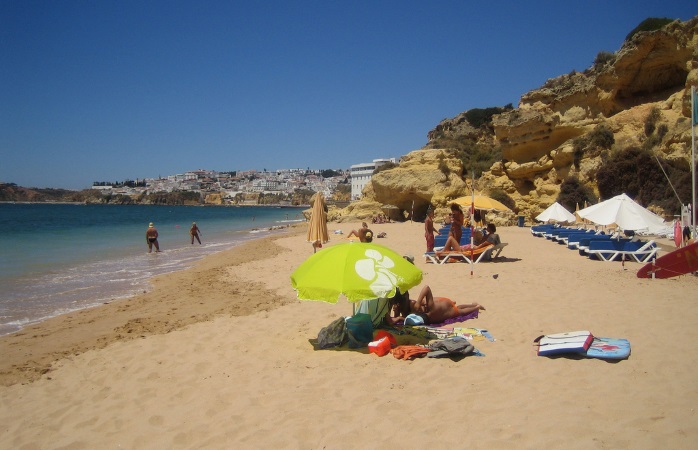 Albufeira on suosittu rantalomakohde Portugalissa
