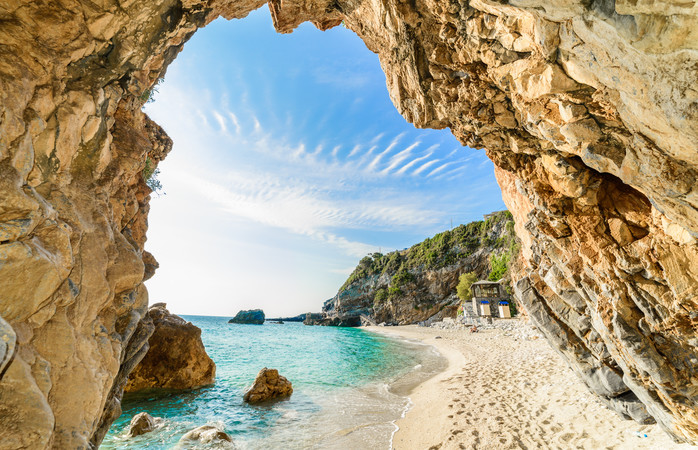 Kreikan saaret tarjoavat monipuolisen loman, Korfulla nautit niin rannoista kuin kulttuurista