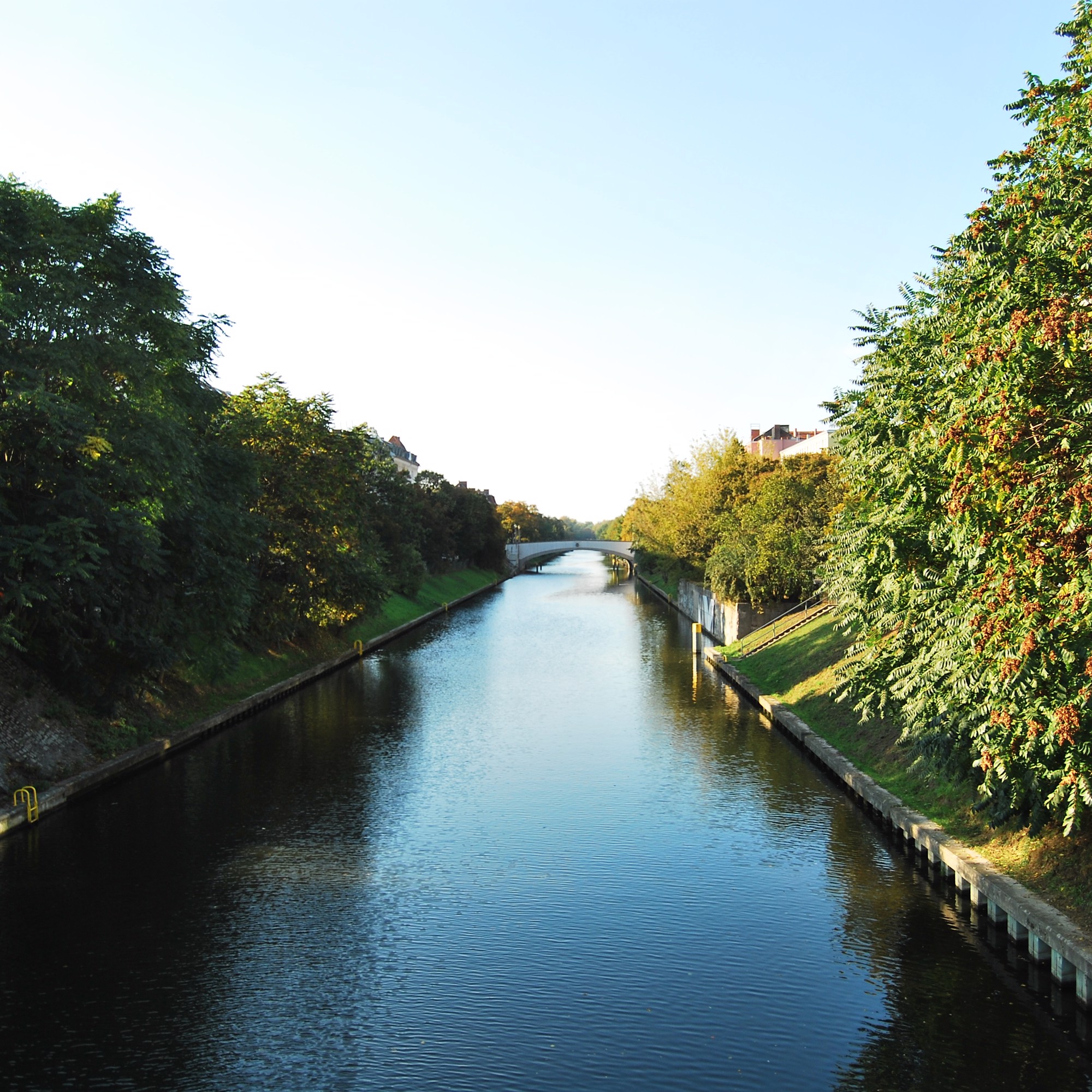 Kävely kanaalin varrella on mukavaa tekemistä Berliinissä
