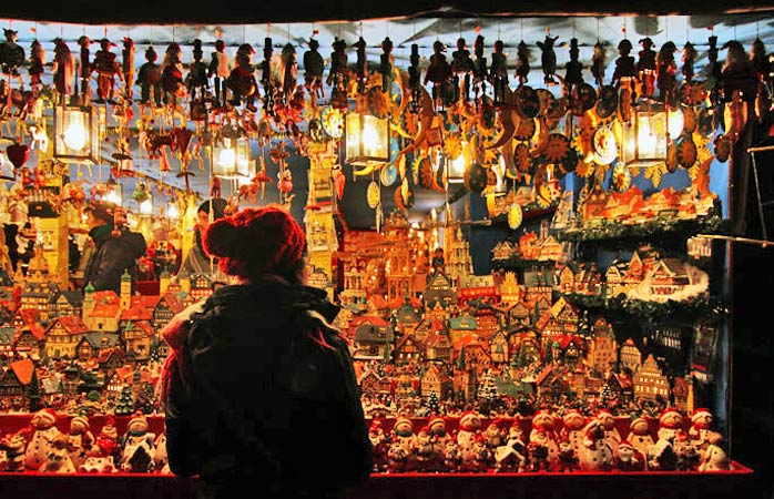 Nürnbergin Christkindlesmarkt houkuttelee vuosittain yli kaksi miljoonaa kävijää