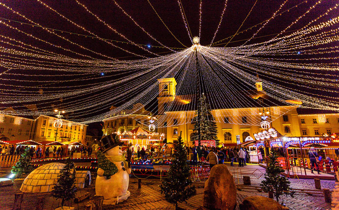Puhdasta joulun taikaa Sibiun kaupungissa Romaniassa