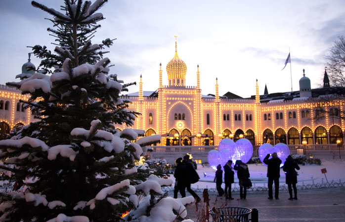 Tivoli on upea ja idyllinen paikka Kööpenhaminan parhaisiin kuuluville joulumarkkinoille