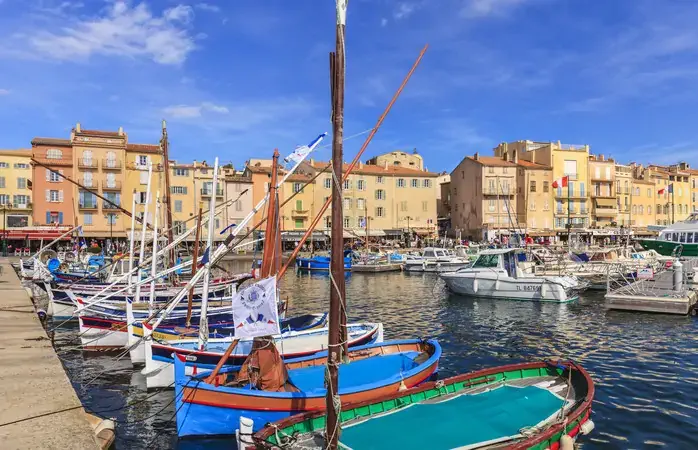 Saint-Tropez is one of the most visited and glamorous cities on the French Riviera with a beautiful old town. A string of trendy shops, bars and restaurants face the bay, where you can always see yachts moored, some really luxurious.