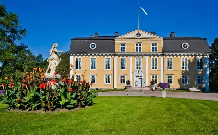 Mustion linna on historiallinen kartanohotelli Suomessa