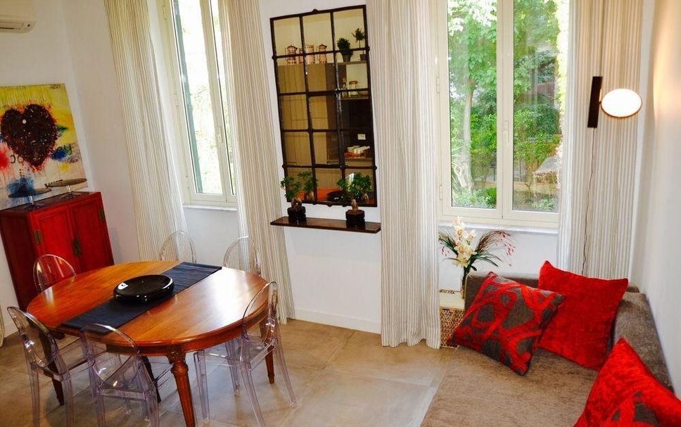 Ruokailuhuone Valokuva