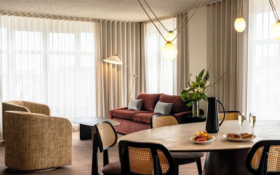 Ruokailuhuone Valokuva