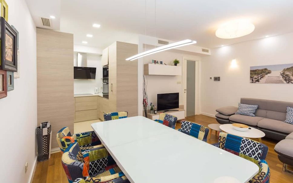 Ruokailuhuone Valokuva